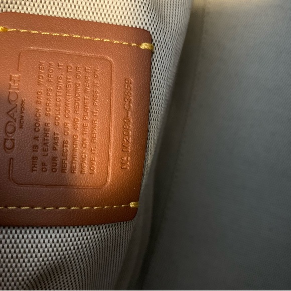 Upwoven leather and glove tanned leather - Picture 5 of 9